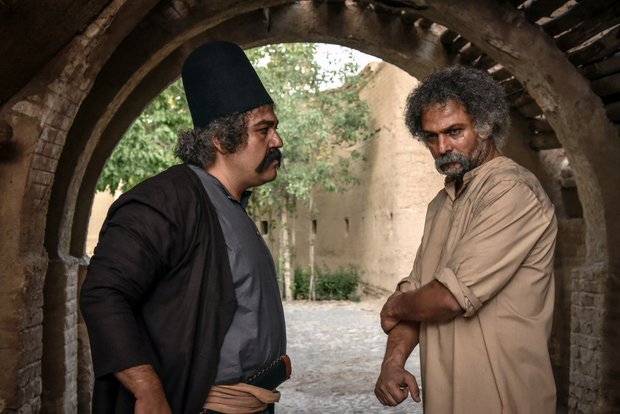 حسین یاری و مهران غفوریان در «آتش و قدّاره» +عکس