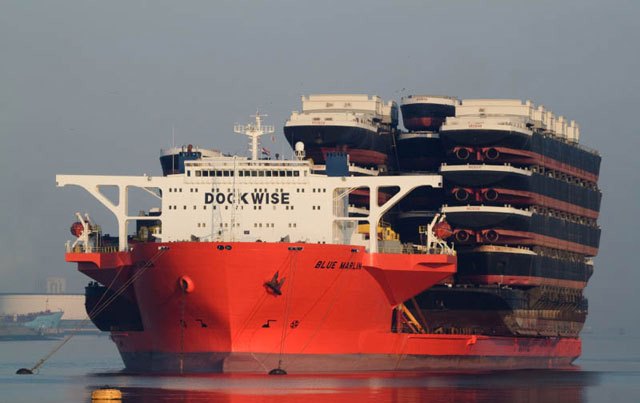 بزرگترین کشتی باربری جهان + عکس