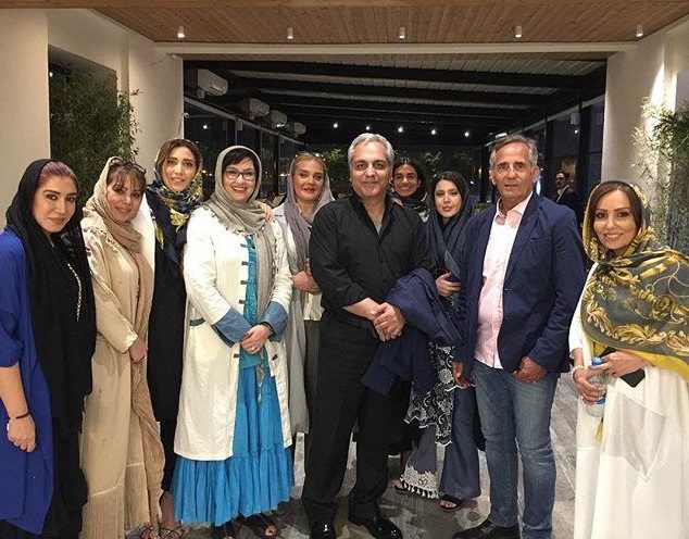 عکس/ حضور «مهران مدیری» در افتتاح کافه «مجید مظفری»