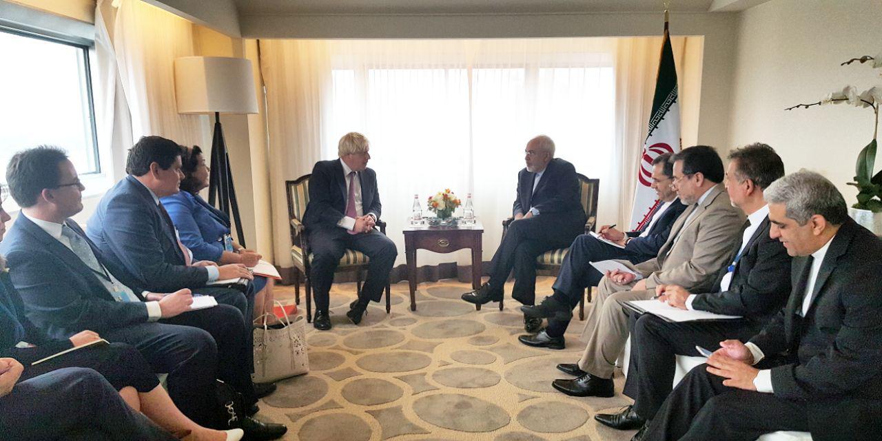 دیدار و گفتگوی وزرای امور خارجه ایران و انگلستان در نیویورک (+عکس)