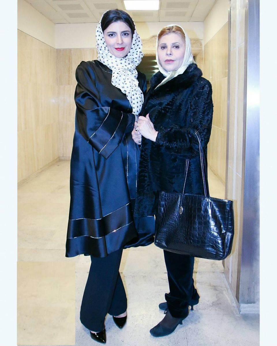 بازیگر معروف زن در کنار مادرش/ عکس