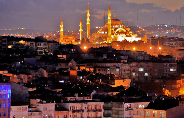 استانبول؛ آثار باستانی، غذای خوشمزه و معماری مدرن
