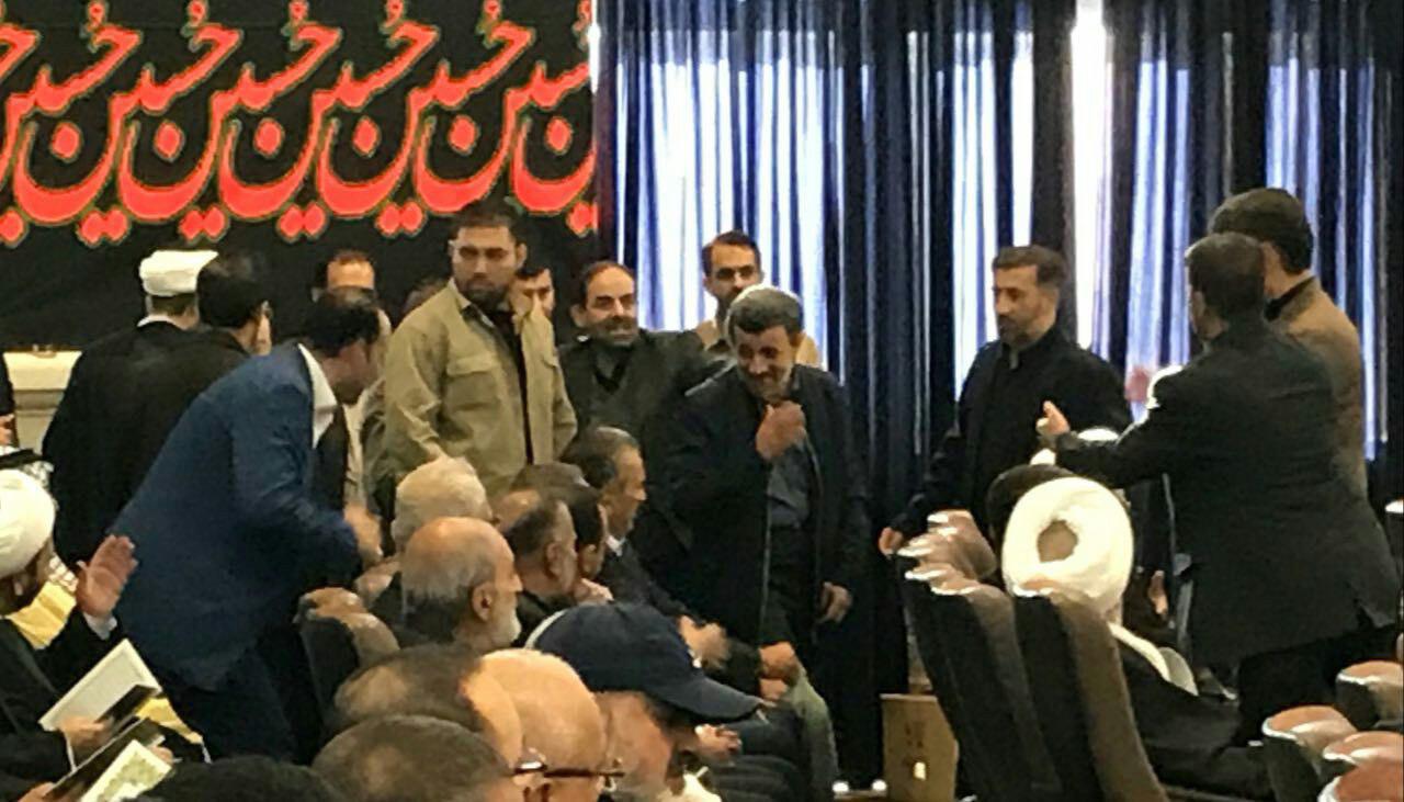 خوش و بش‌های احمدی‌نژاد در حاشیه مراسم ختم پدر سردار سلیمانی+فیلم و عکس