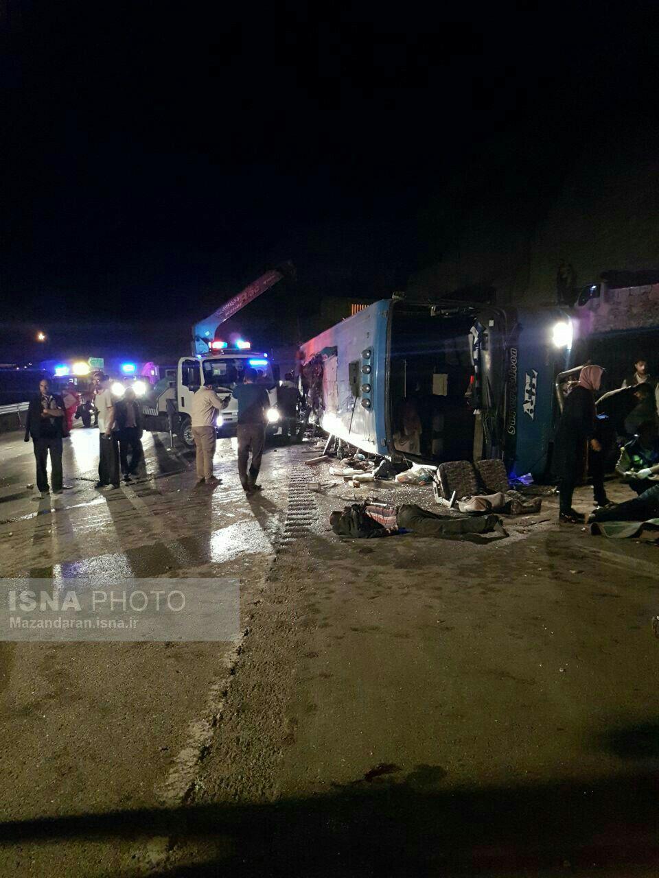 واژگونی اتوبوس در جاده سوادکوه/ ۱۴ کشته و ۱۸ مصدوم+فیلم و عکس