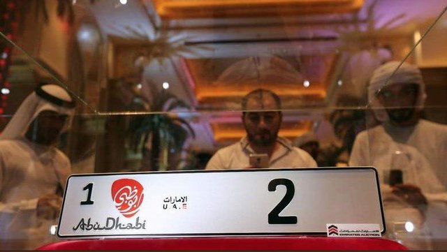 تاجر عرب 3 میلیون دلار برای پلاک ماشین داد!+عکس