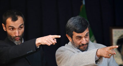 توپخانه احمدی‌نژادی‌ها به سمت دادستان کل/ بقایی: اگر به جنابعالی برنمی‌خورد استعفا دهید!/اعتراض به ملحد خواندن چاوز