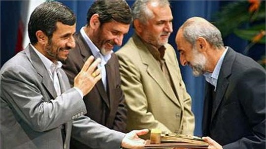 کیهان: از احمدی‌نژاد دفاع کردیم که کردیم/حمله به سیدحسن خمینی، دولت روحانی و اصلاح‌طلبان
