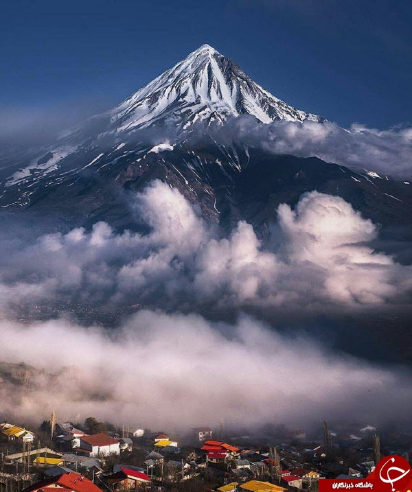 تصویری زیبا و بی نظیر از قله کوه آتشفشانی دماوند