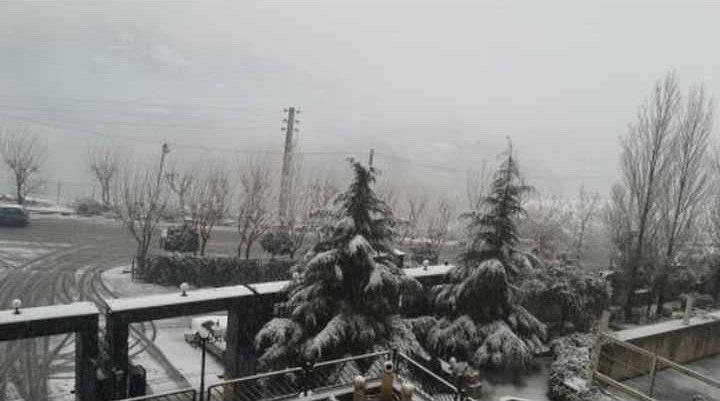 بارش برف در برخی نقاط تهران+عکس و فیلم