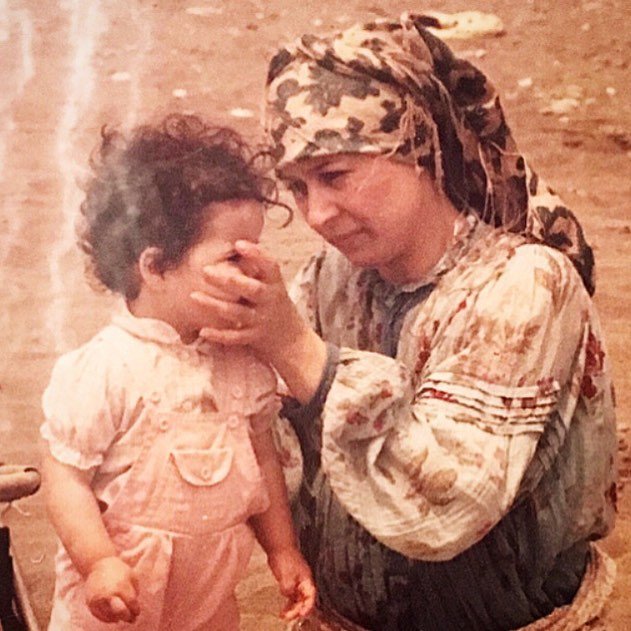 جُک و خاطرهِ‌گویی ملیکا شریفی‌نیا برای تولد مادرش+ عکس