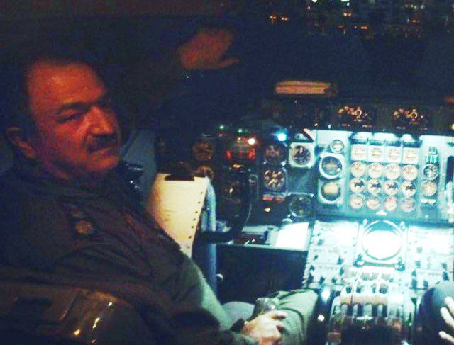 عکس. خلبان هواپیمای بوئینگ ٧٠٧ که امروز دچار سانحه شد