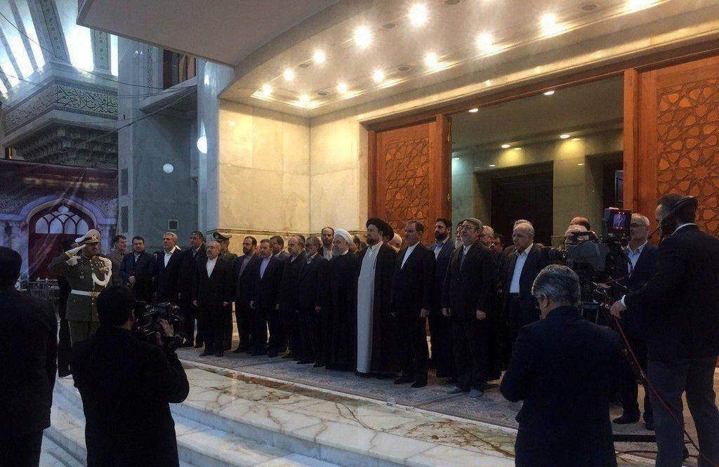 عکس| تجديد ميثاق رييس‌جمهور و اعضای دولت با آرمان‌های امام