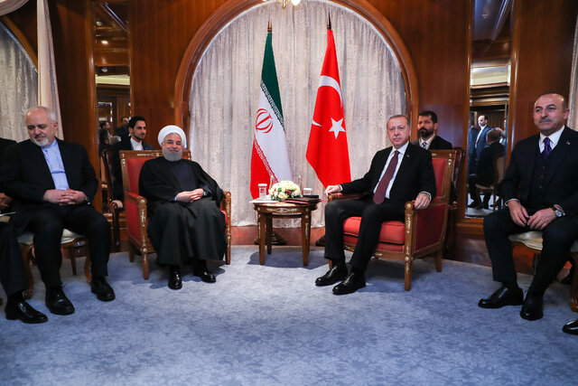 دیدار روسای جمهوری ایران و ترکیه در سوچی| روحانی: تروریسم نیازمند مبارزه همگانی است/اردوغان: آماده همکاری تجاری هستیم