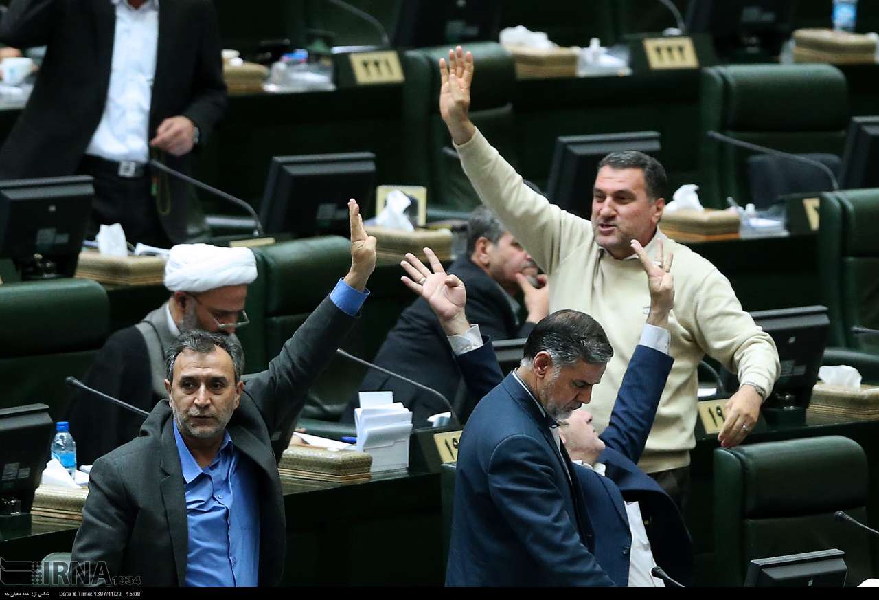 در آرزوی برکناری روحانی| طرح تازه مخالفان تندروی دولت علیه رئیس‎جمهور، نیامده متوقف شد