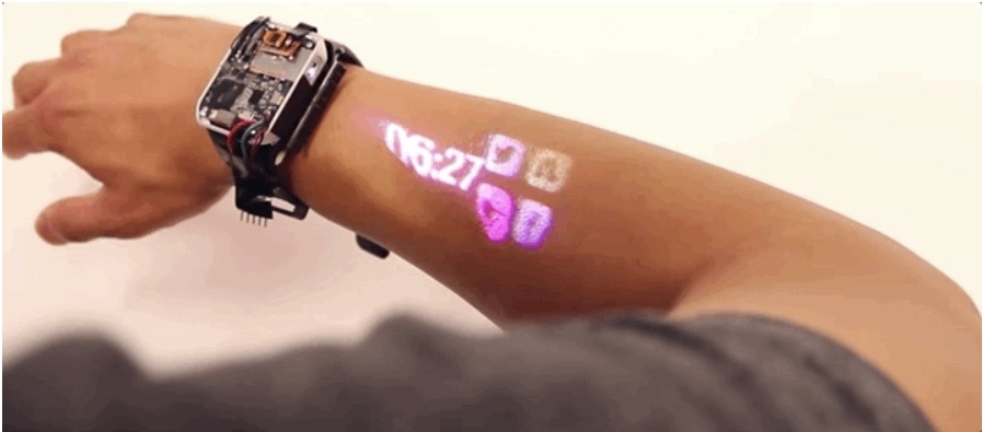 اولین ساعت هوشمند پروژکتور‌دار که پوست دستتان را به صفحه لمسی تبدیل می‌کند / عکس