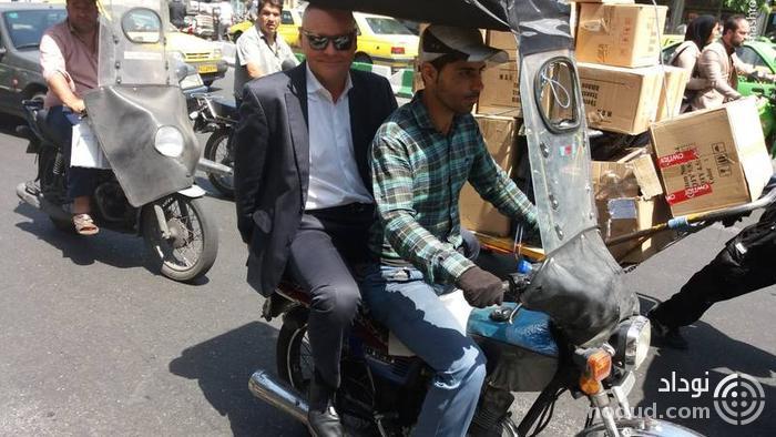 سفیر آلمان با موتور به محل کارش در تهران می رود + عکس ها
