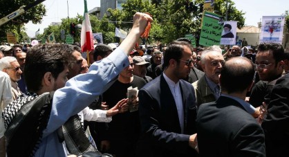 تندروهای حاشیه ساز همیشگی؛ چرا اصولگرایان در برابر توهینها به «صالحی» سکوت کردهاند؟ تندروهای حاشیه ساز همیشگی؛ چرا اصولگرایان در برابر توهینها به «صالحی» سکوت کردهاند؟