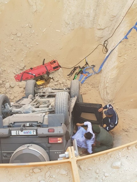 سقوط خودرو در عمق 15 متری در دوبی/ عکس