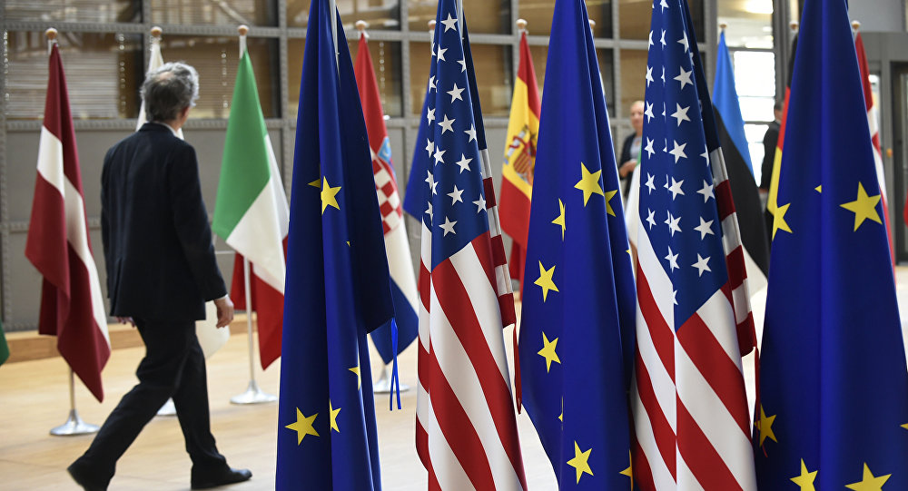 بیانیه اتحادیه اروپا در واکنش به تحریم‎های آمریکا علیه ایران: به شدت متاسفیم/تجارت با ایران را ادامه خواهیم داد