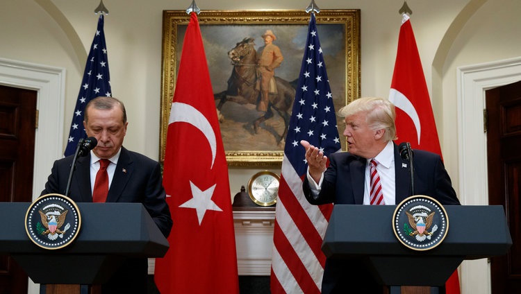 اقتصاد ترکیه چگونه آشفته شد؟ | 5 پرسش درباره بحران میان واشنگتن و آنکارا/تقابل ترامپ و اردوغان تا کجا؟