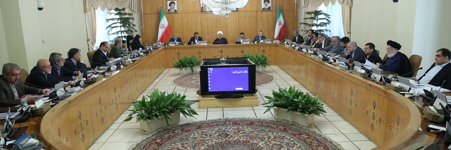 روحانی: پاسخ مثبت دیوان دادگستری لاهه به شکایت ایران؛ در هر صحنه‌ای روبروی توطئه‌های آمریکا می ایستیم/ اگر لازم بدانیم، نیروهای تازه‌ نفسی به مجموعه دولت افزوده می شود