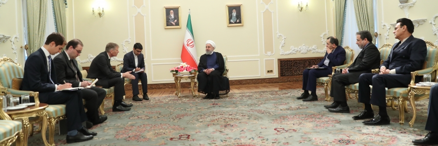روحانی: ایران هرگز به دنبال تنش در منطقه نبوده و نمی‌خواهد مشکلی در آبراه‌های جهانی ایجاد شود اما هیچگاه از حق خود در صادرات نفت نیز نمی‌گذرد/توپ در زمین اروپاست
