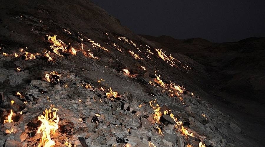 کوه آتشین ایران که هیچ وقت خاموش نمی‌شود + تصاویر