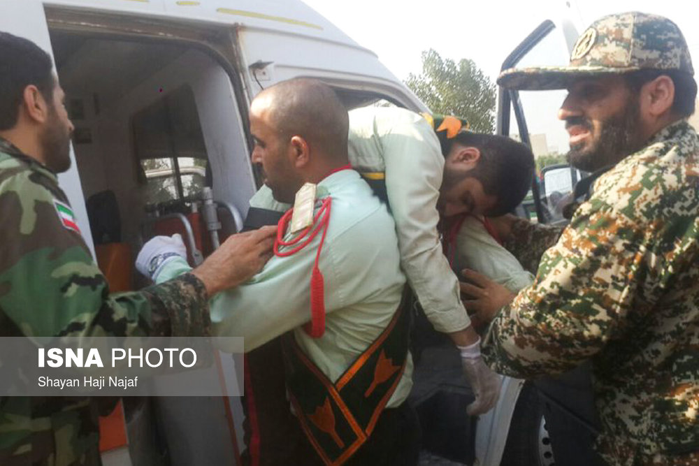 فوری| حمله تروریستی به مراسم رژه نیروهای مسلح در اهواز| تعداد تلفات مشخص نیست+عکس