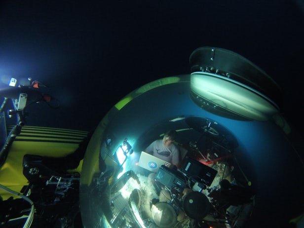 جستجو زیر دریا با کمک بازوی رباتیک+عکس