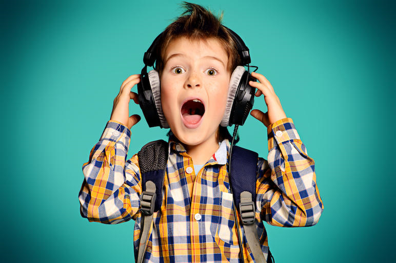 گوش موسیقایی فرزندانمان را تربیت کنیم می‌خواهم فرزندم موسیقی سالم گوش کند؛ چه‌کار کنم؟