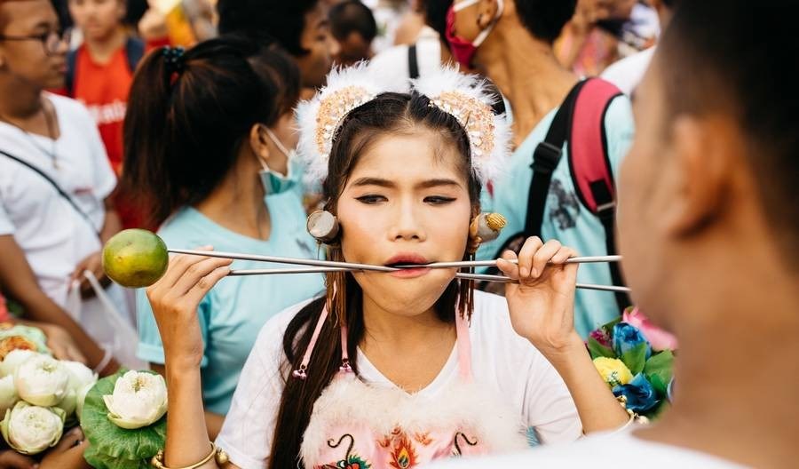 شکنجه کردن خود، تفریح محبوب آسیایی ها + تصاویر