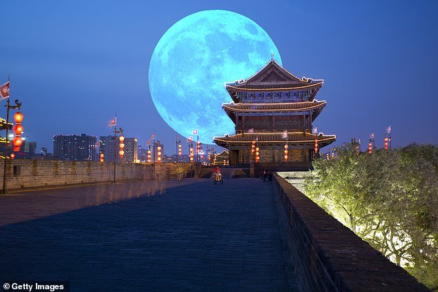 چین برای روشنایی شبانه ماه مصنوعی می سازد/هشت برابر بیشتر از نور ماه