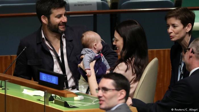 حضور یک نوزاد در نشست مجمع عمومی سازمان ملل برای نخستین بار/ عکس