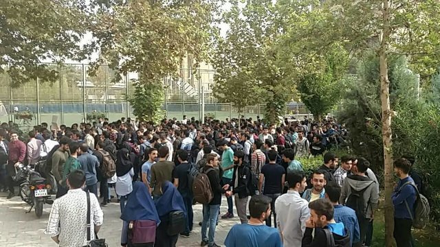 تجمع اعتراضی دانشجویان دانشگاه امیرکبیر+تصاویر