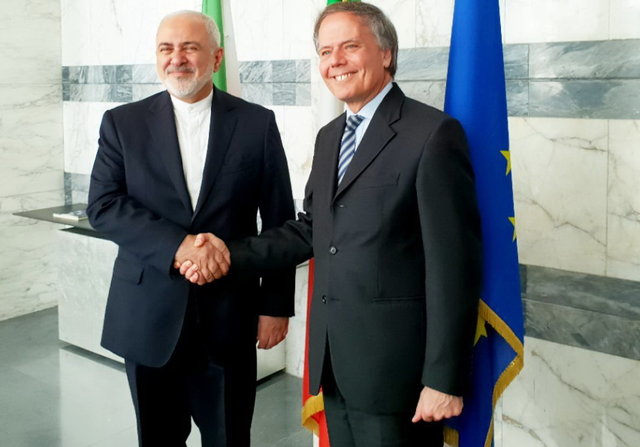 دیدار ظریف و وزیر خارجه ایتالیا/ تاکید ایتالیا بر حفظ برجام+عکس