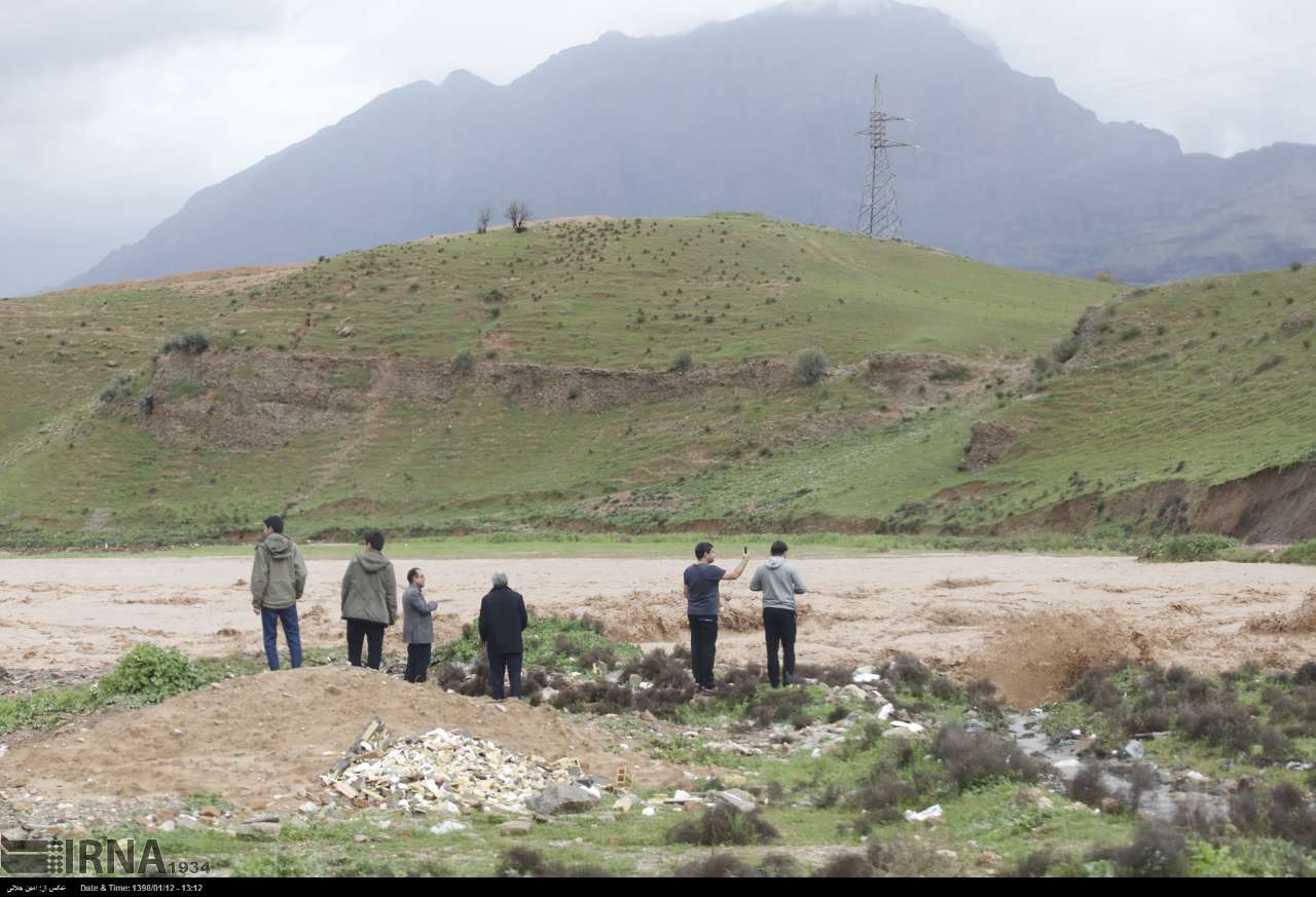 بازدید جهانگیری از ایستگاه‌های امدادی در مسیر خرم‌ آباد - اندیمشک