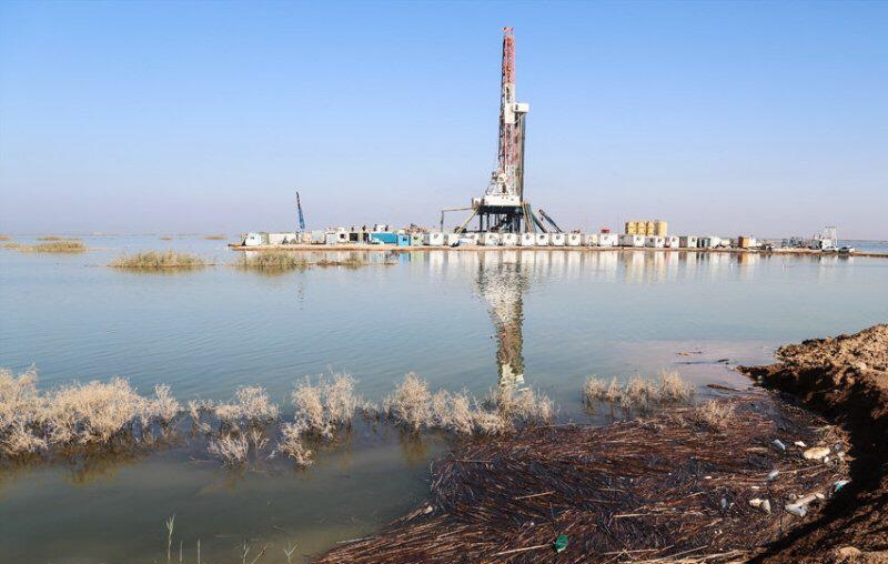 آبگرفتگی چاه‎های نفت در خوزستان| توقف تولید نفت در برخی از میادین نفتی به دلیل سیلاب