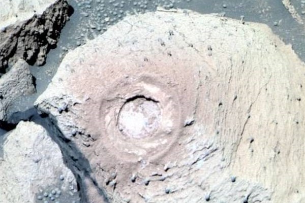 نشانه‌های حیات در مریخ/ تصاویر ناسا از قارچ‌های مریخی