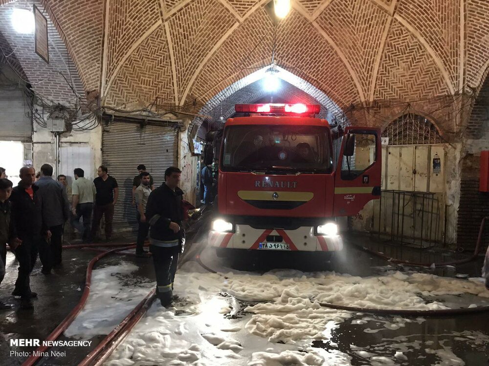 ‌مصدومان حادثه آتش سوزی بازار تبریز به ۲۹ نفر رسید/ ۱۹ مصدوم آتش‌نشانان هستند