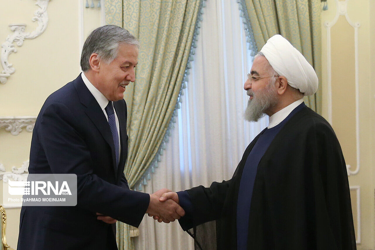 روحانی: ایران می‌تواند امنترین مسیر ترانزیتی برای کالاهای تاجیکستان باشد