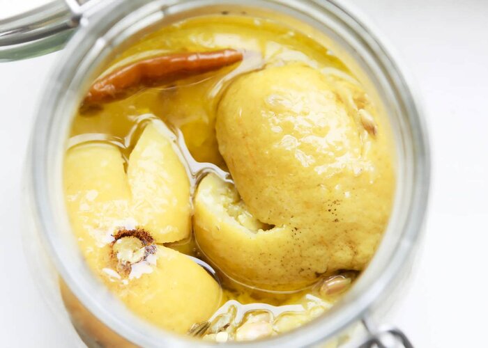 طرز تهیه «ترشی لیمو»؛ تقاطع جذاب از ترشی و تندی! طرز تهیه «ترشی لیمو»؛ تقاطع جذاب از ترشی و تندی!