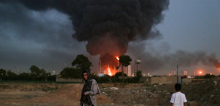 تصاویر| آتش‌سوزی در پالایشگاه نفت تهران