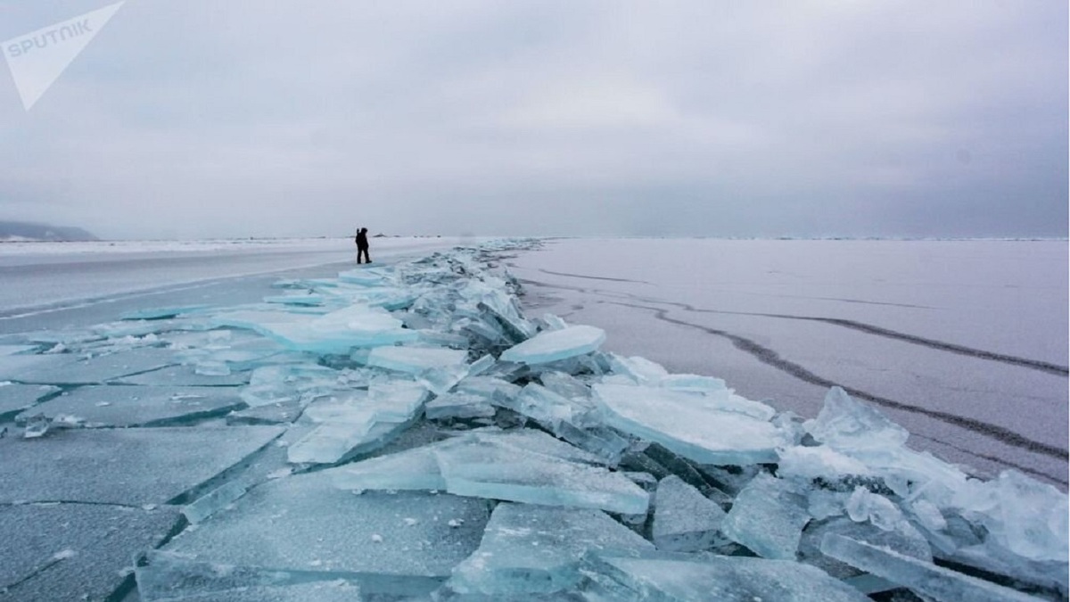 فیلم| روش جدید ماهیگیری در آب یخ زده