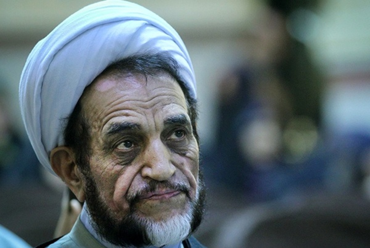 اشرفی اصفهانی: شمخانی درخواست اصلاح‌طلبان برای دیدار با رهبری را پذیرفت، اما تا امروز خبری نشده / مردم در فشار اقتصادی جان به لب شده‌اند