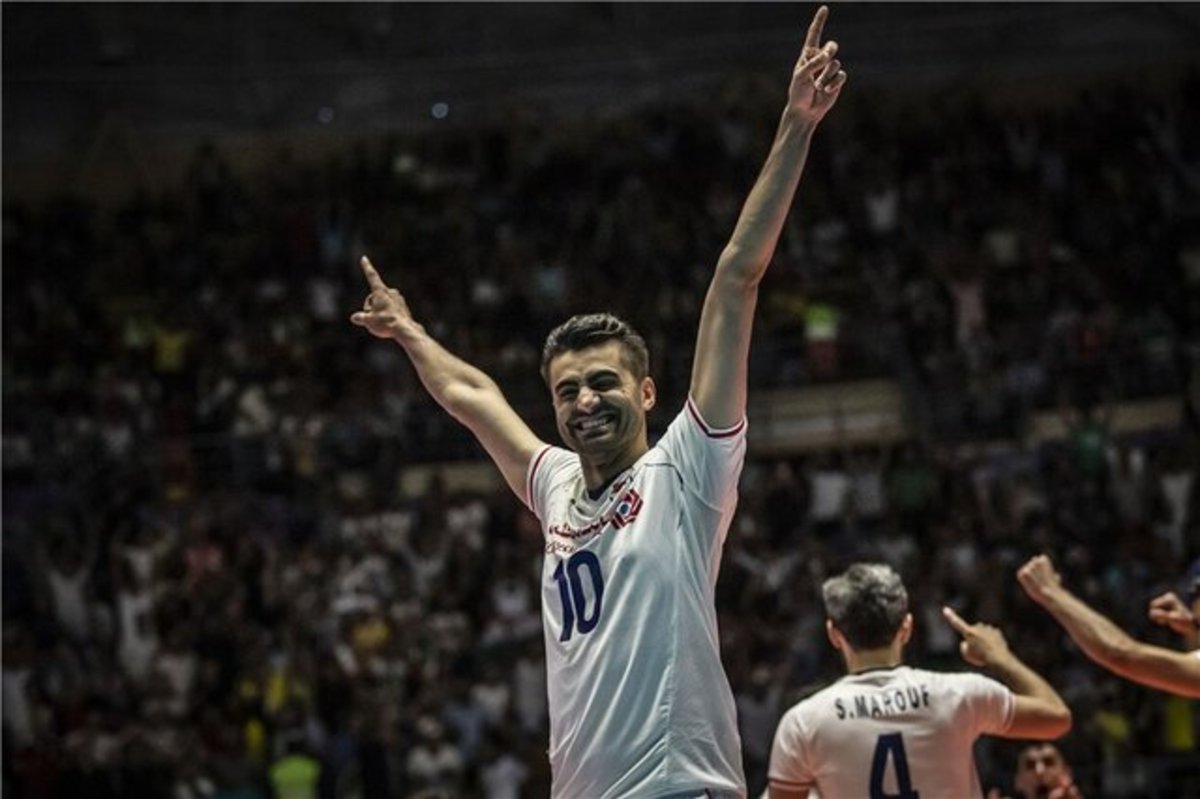 اشک شوق امیر غفور پس از اولین قهرمانی در والیبال ایران