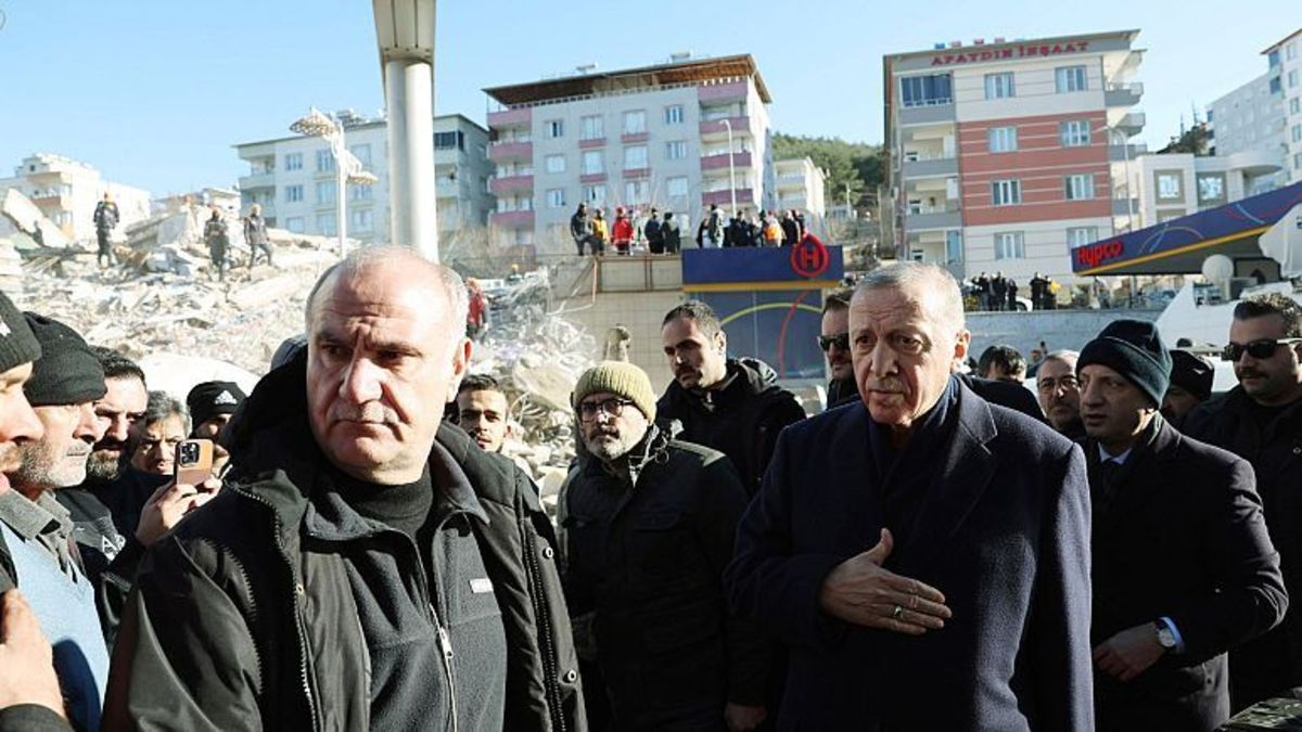 اردوغان برای تاخیر در امدادرسانی در زلزله ترکیه معذرت خواهی کرد