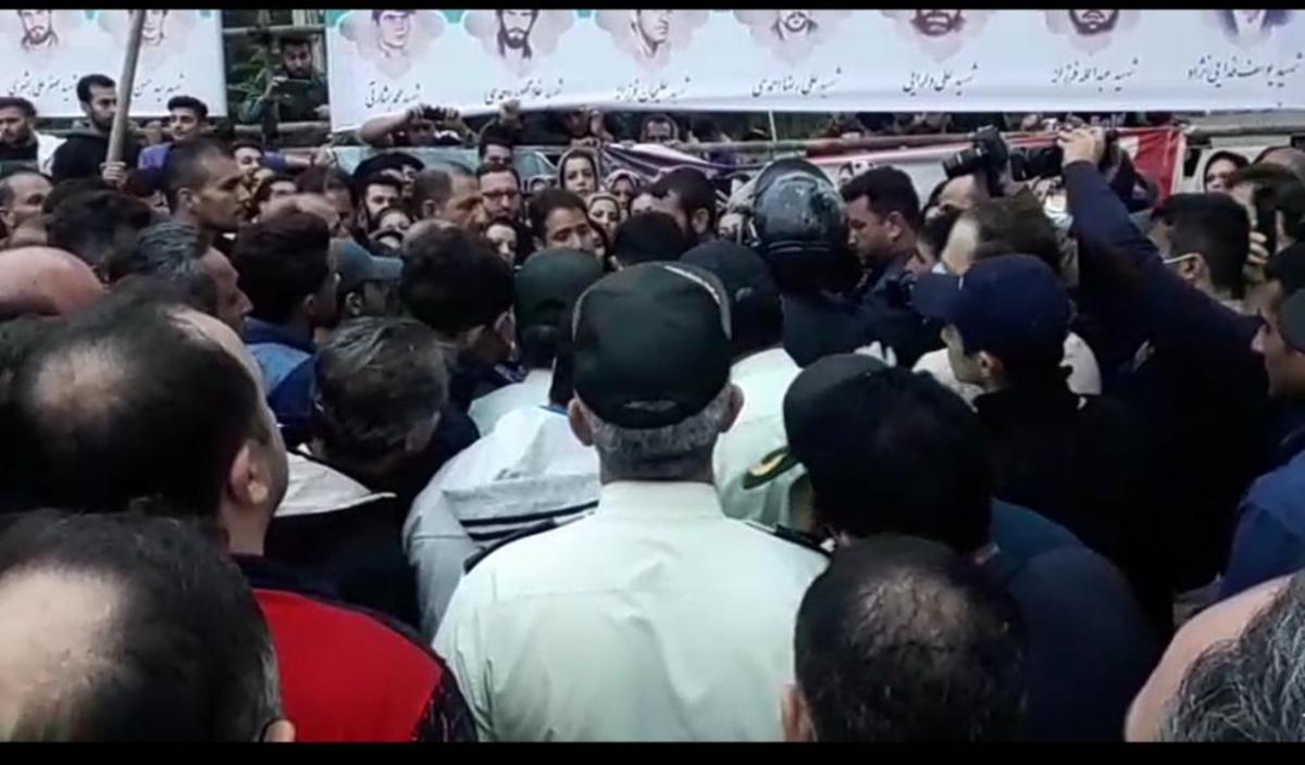 تجمع اعتراضی مردم در گیلان/ ارتفاع زباله در سراوان به ۹۰ متر رسید