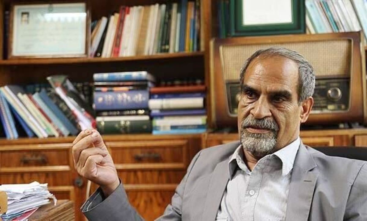 نعمت احمدی: حقوقم را قطع کردند/ از دانشگاه آزاد اخراج شدم