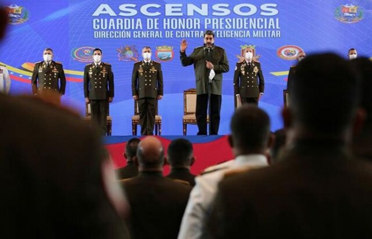 مادورو خواستار افزایش آمادگی نیرو‌های مسلح کشورش شد