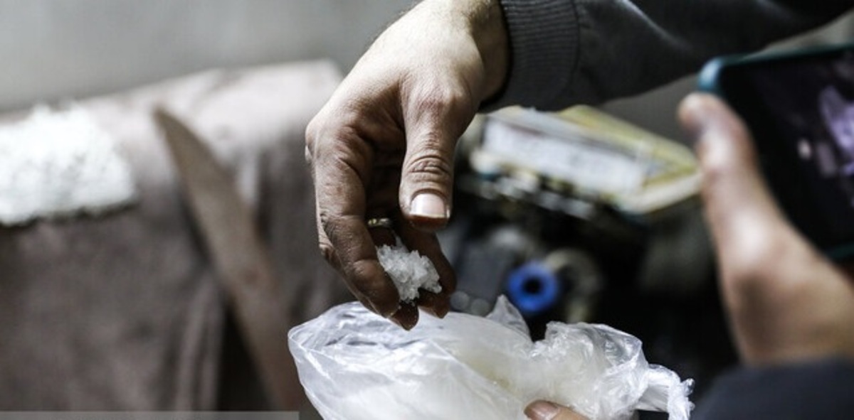 کشف ۲۸ کیلو تریاک، هروئین و حشیش در تهران/ بازداشت زوج مواد فروش